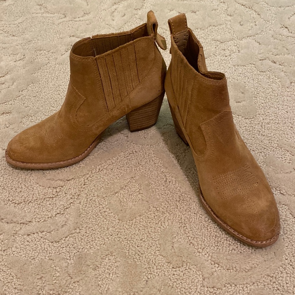 Dolce VIta booties 6